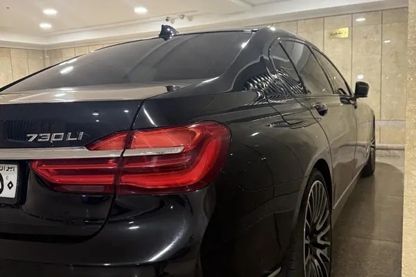 ب ام و، سری 7