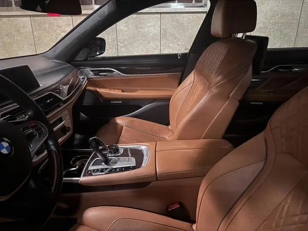 ب ام و، سری 7