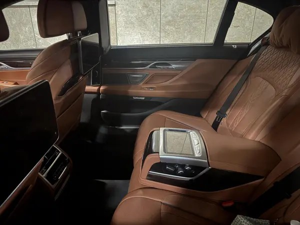 ب ام و، سری 7