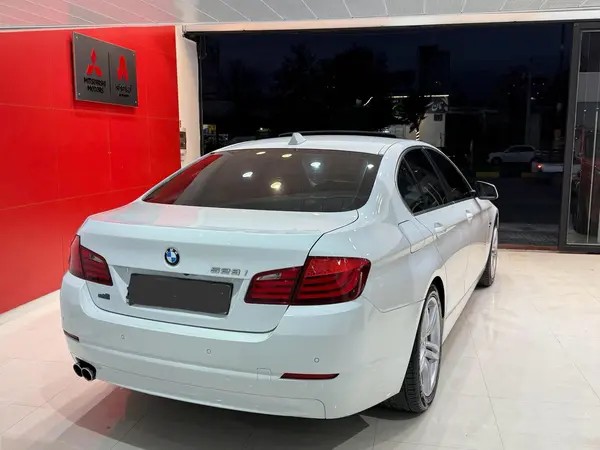 ب ام و، سری 5 سدان