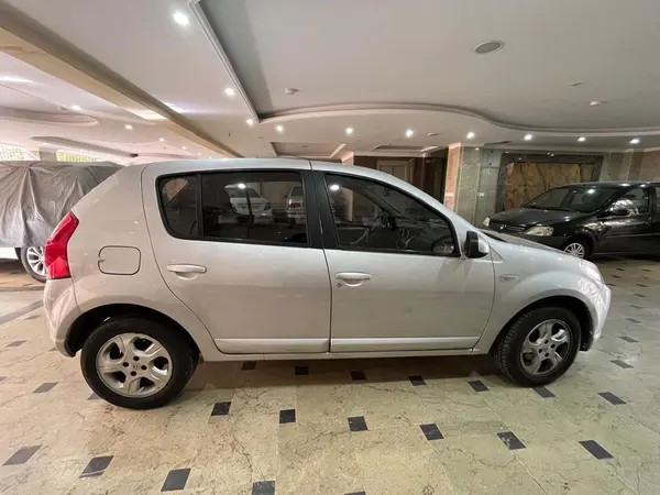 رنو، ساندرو