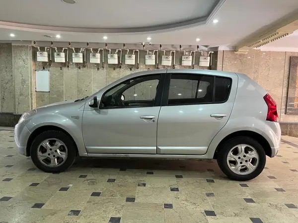 رنو، ساندرو