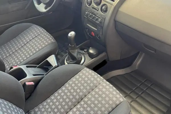 رنو، مگان (وارداتی)