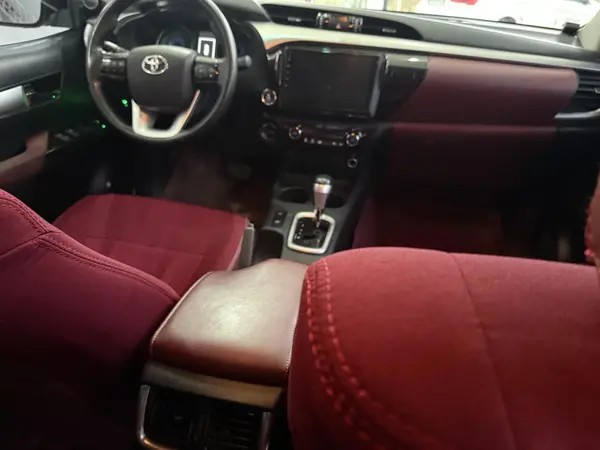 تویوتا، هایلوکس دو کابین