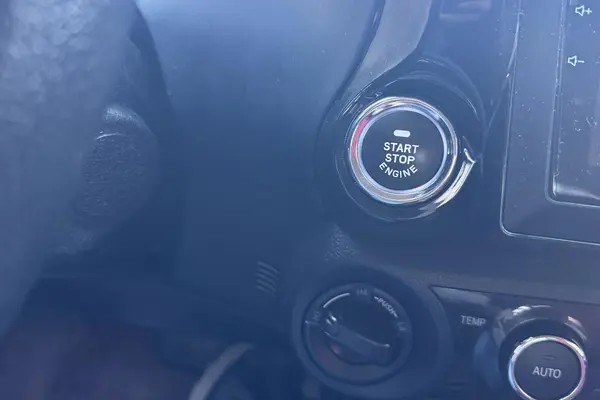 تویوتا، هایلوکس دو کابین