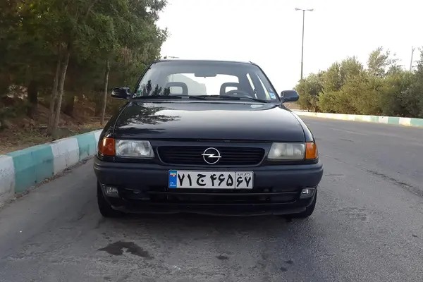 اپل، آسترا سدان