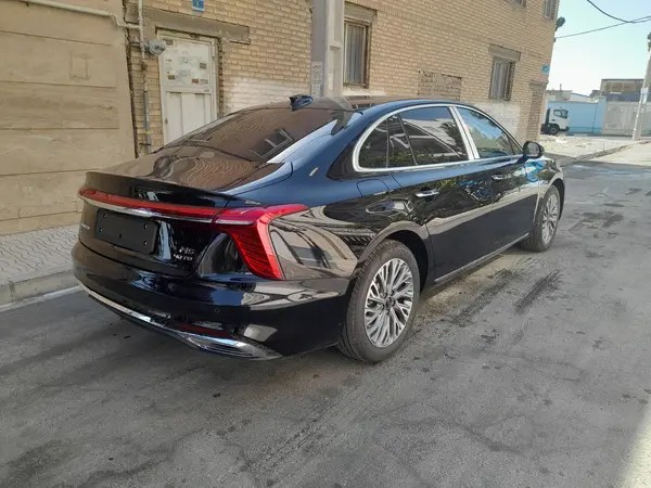 هولدن، گوناگون