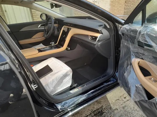 هولدن، گوناگون