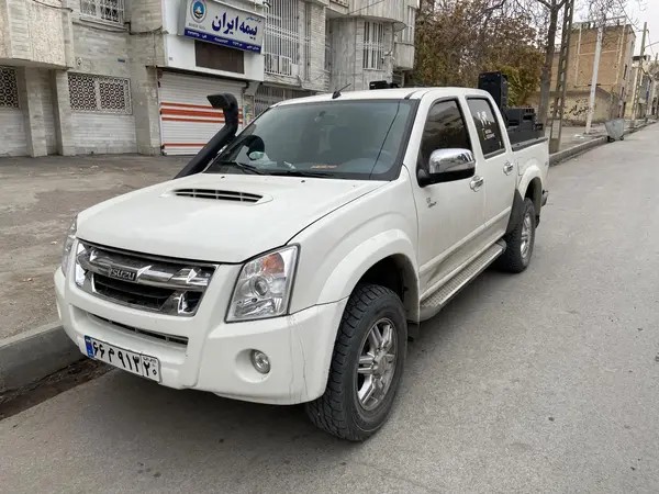 ایسوزو، دی مکس