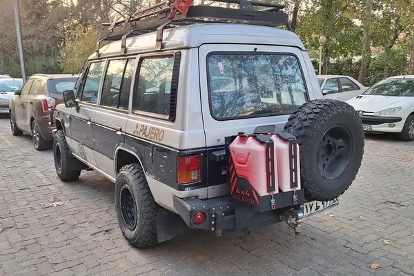 میتسوبیشی، پاجرو چهار در