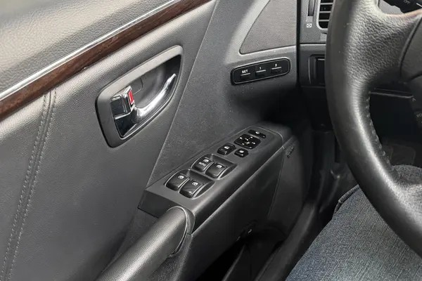 هیوندای، آزرا (گرنجور)