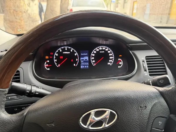 هیوندای، آزرا (گرنجور)