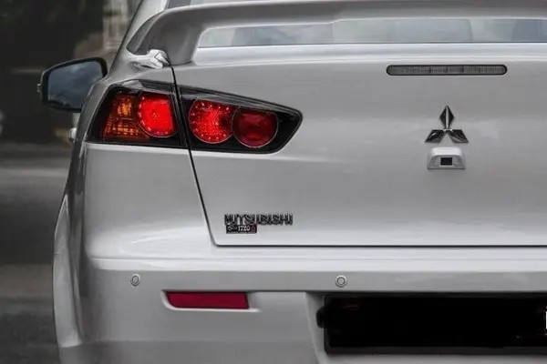 میتسوبیشی، لنسر