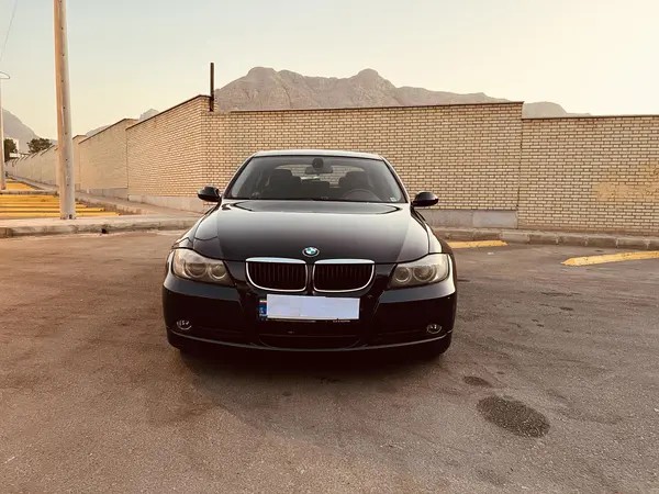 ب ام و، سری 3 سدان