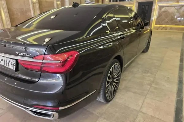 ب ام و، سری 7