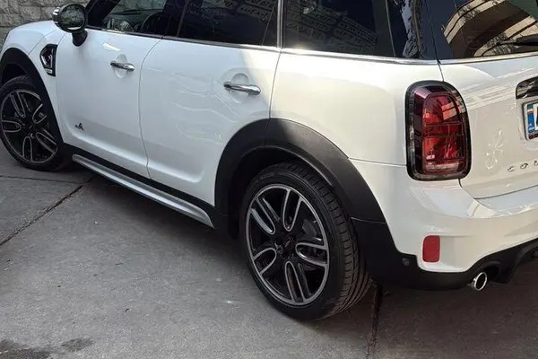 مینی، کانتری من