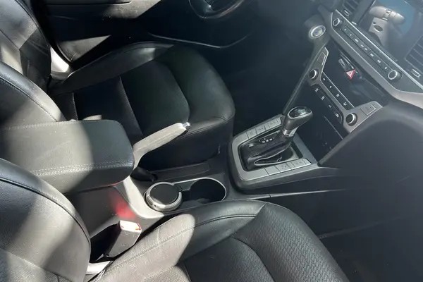 هیوندای، النترا