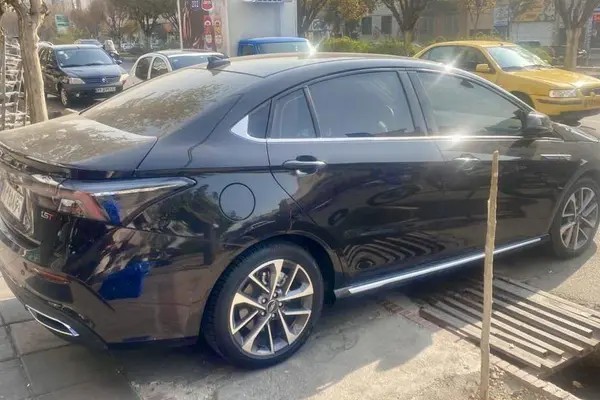 فونیکس، آریزو 6 پرو