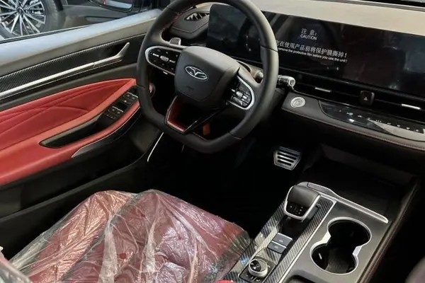 فونیکس، آریزو 6 جی تی (Z6 GT)