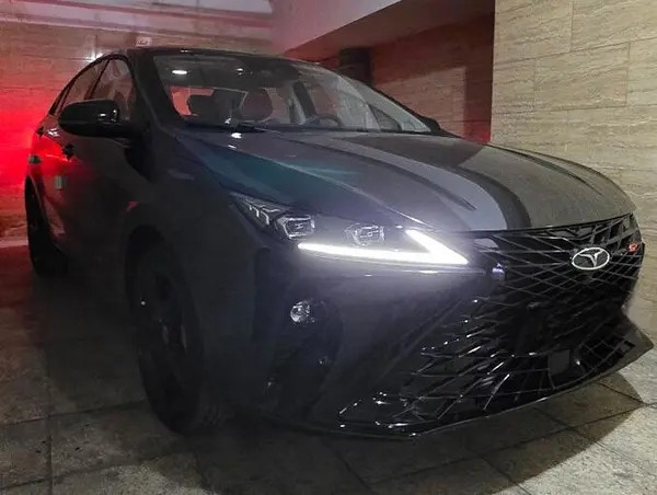 فونیکس، آریزو 6 جی تی (Z6 GT)