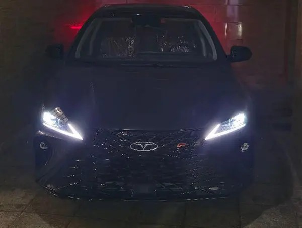 فونیکس، آریزو 6 جی تی (Z6 GT)