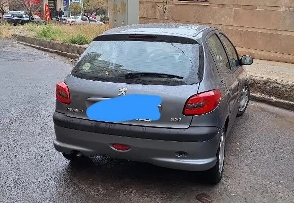 پژو، 206