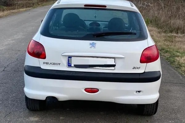 پژو، 206