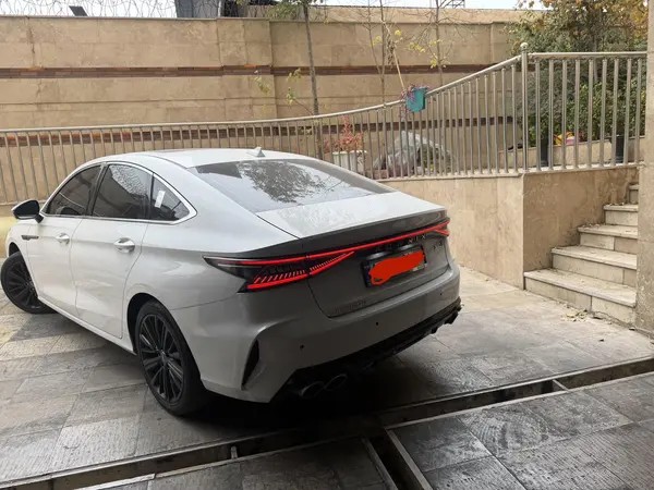 فونیکس، آریزو 8 (Z8)