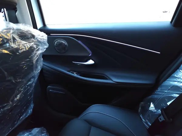 فونیکس، آریزو 8 (Z8)