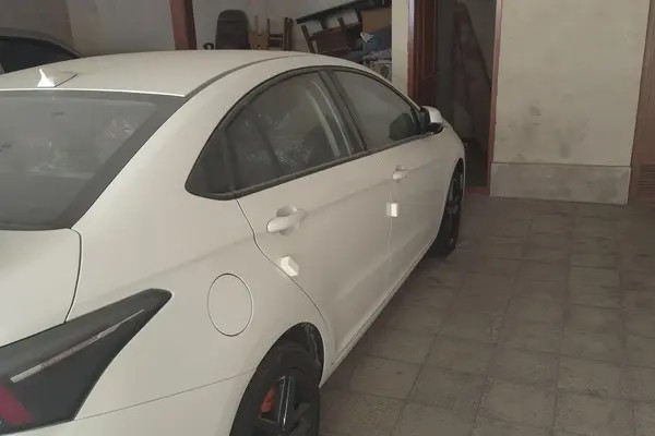 فونیکس، آریزو 6 جی تی (Z6 GT)