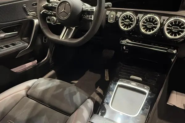 بنز، کلاس A سدان