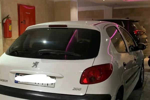 پژو، 206