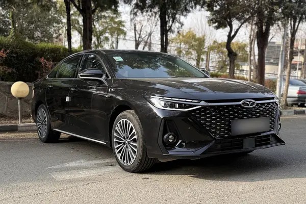 فونیکس، آریزو 8 هیبرید (Z8 PHEV)