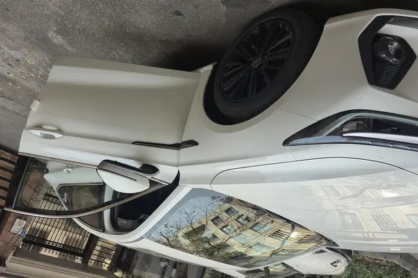 فونیکس، آریزو 8 (Z8)