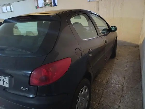 پژو، 206