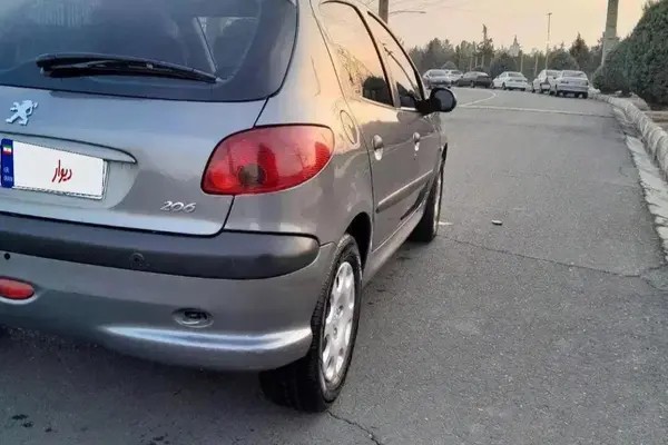 پژو، 206