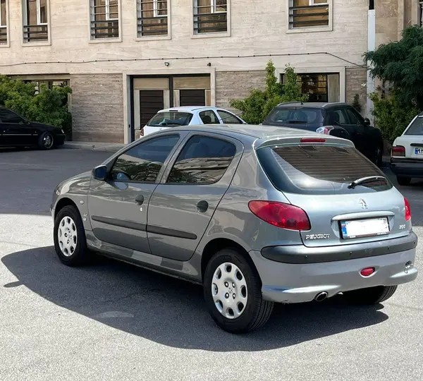 پژو، 206