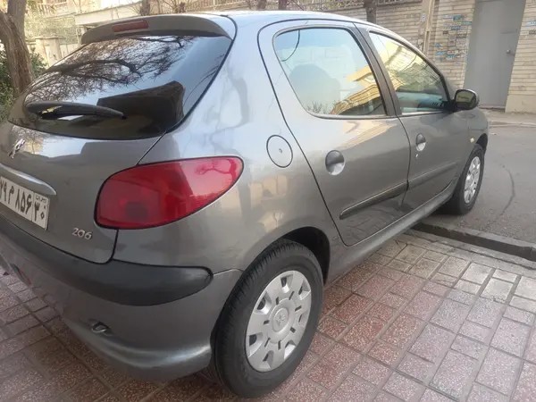 پژو، 206