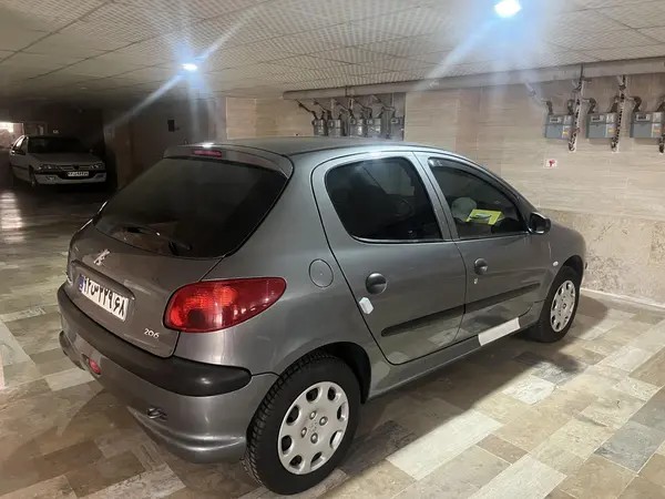 پژو، 206