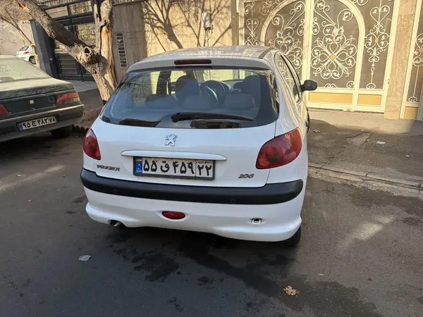 پژو، 206