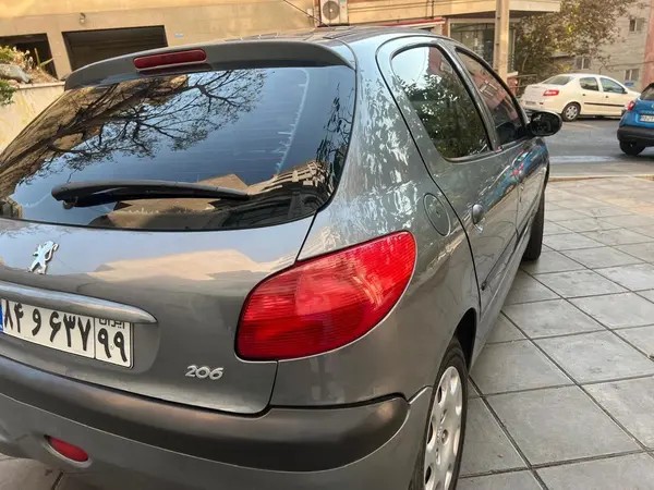 پژو، 206