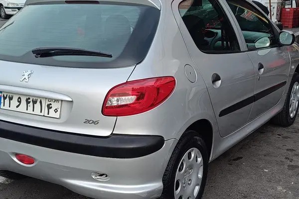 پژو، 206