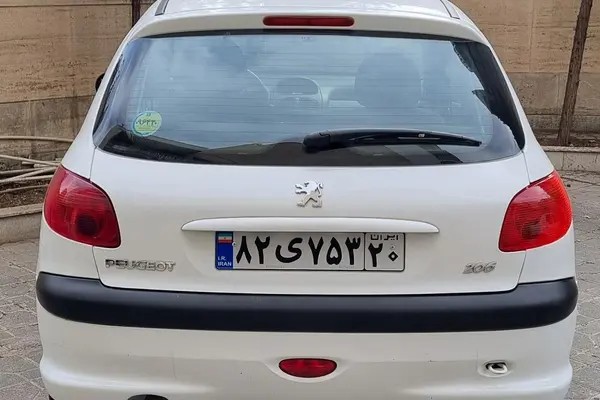 پژو، 206