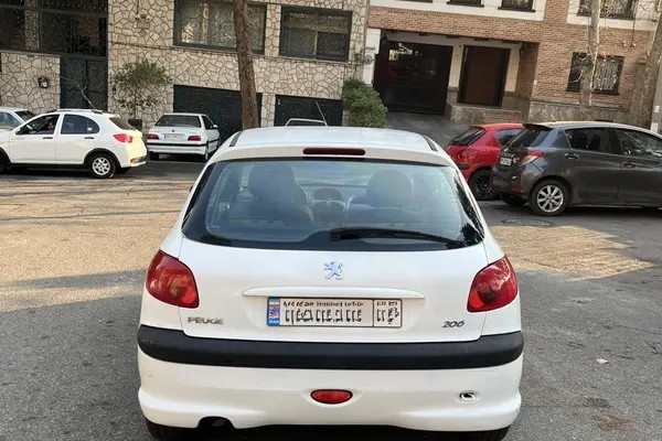 پژو، 206