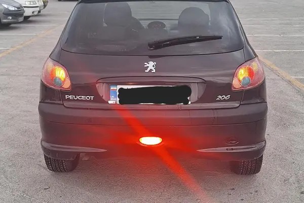 پژو، 206