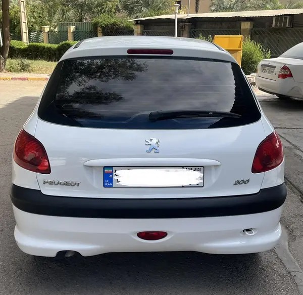 پژو، 206