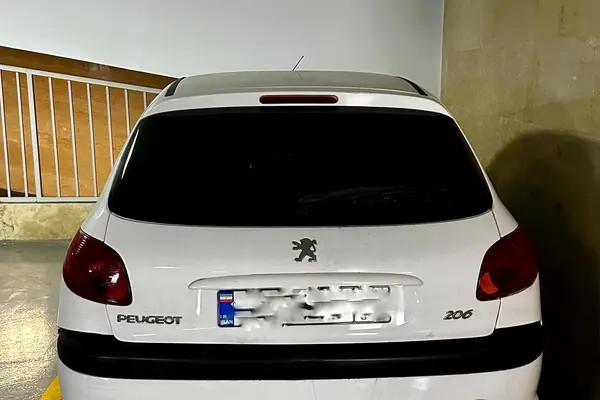 پژو، 206