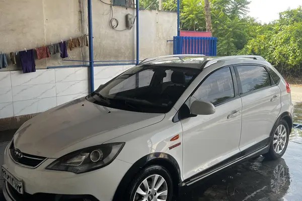 ام وی ام، 315هاچ بک