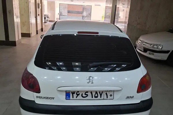 پژو، 206