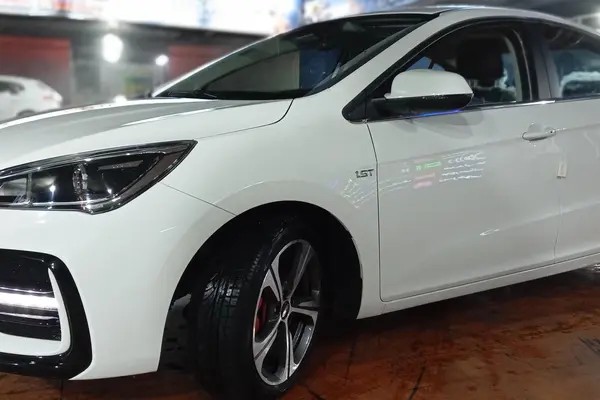 ام وی ام، آریزو 5ev